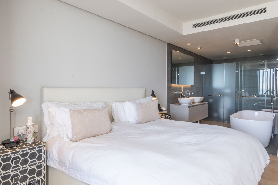 3 Bedroom Property for Sale in Sea Point Western Cape